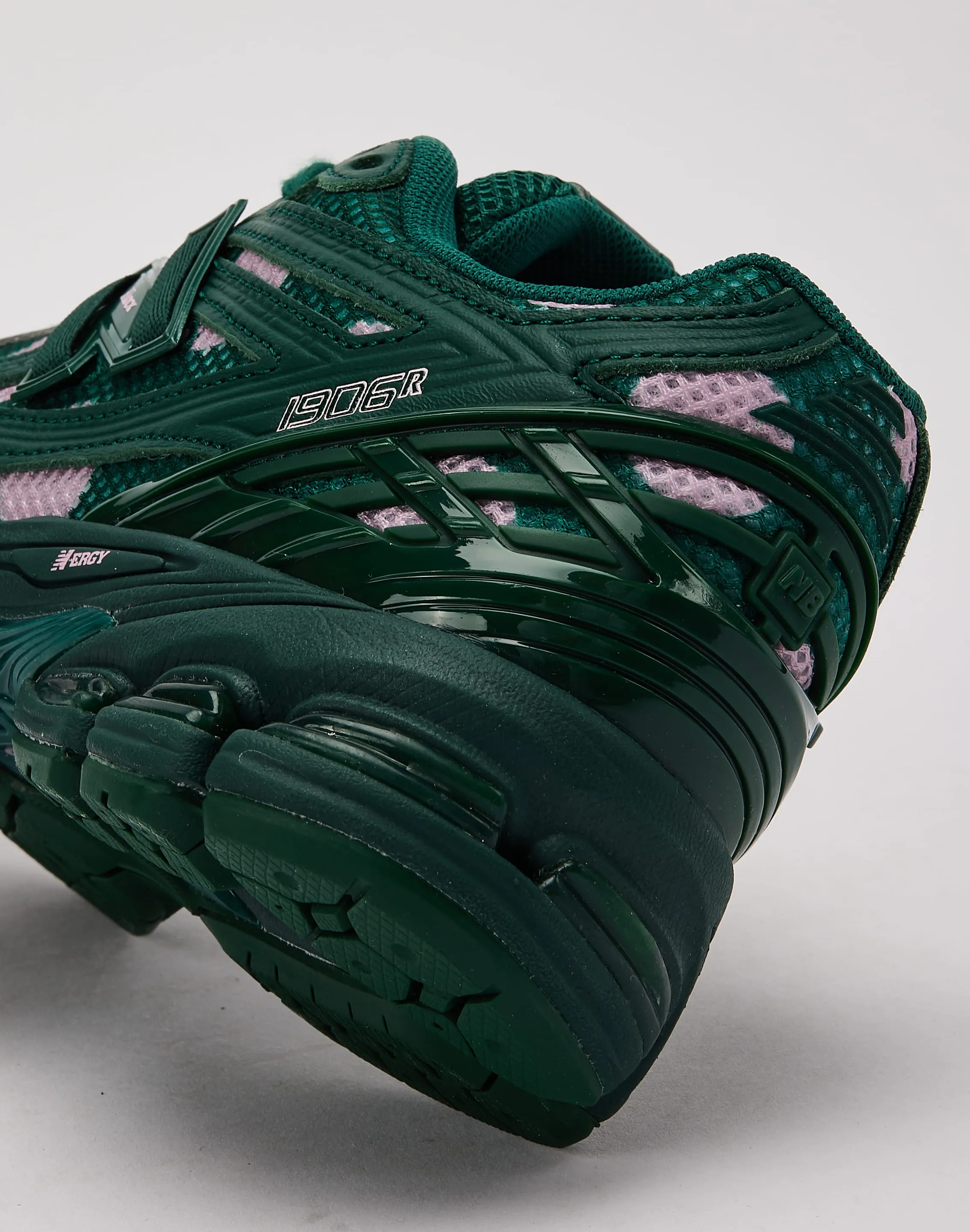 New Balance 1906R Grade-School