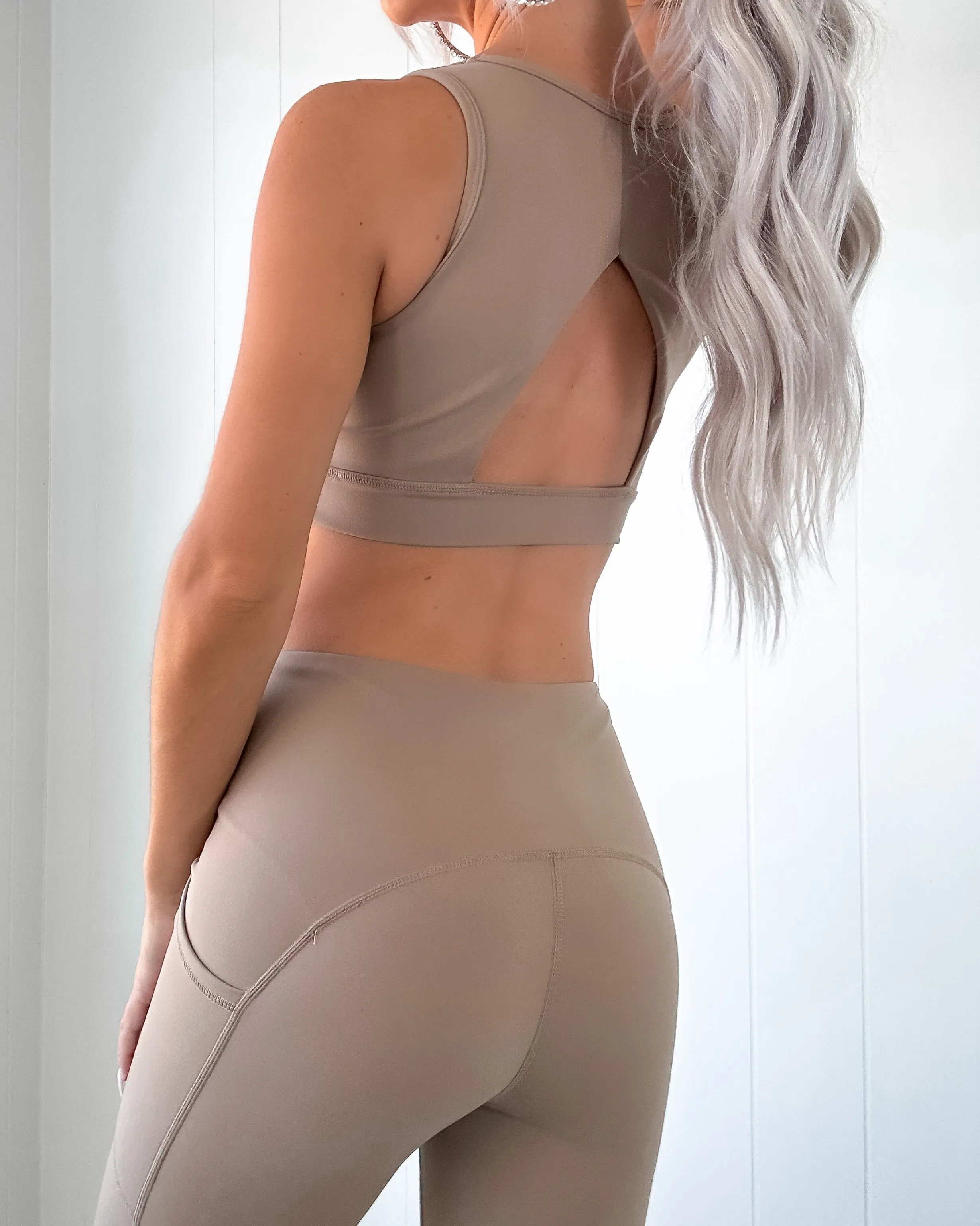Newport Cutout Sports Bra - Taupe