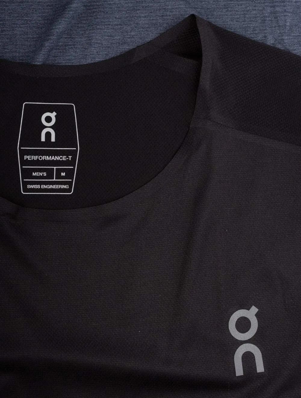 Performance T Black/dark