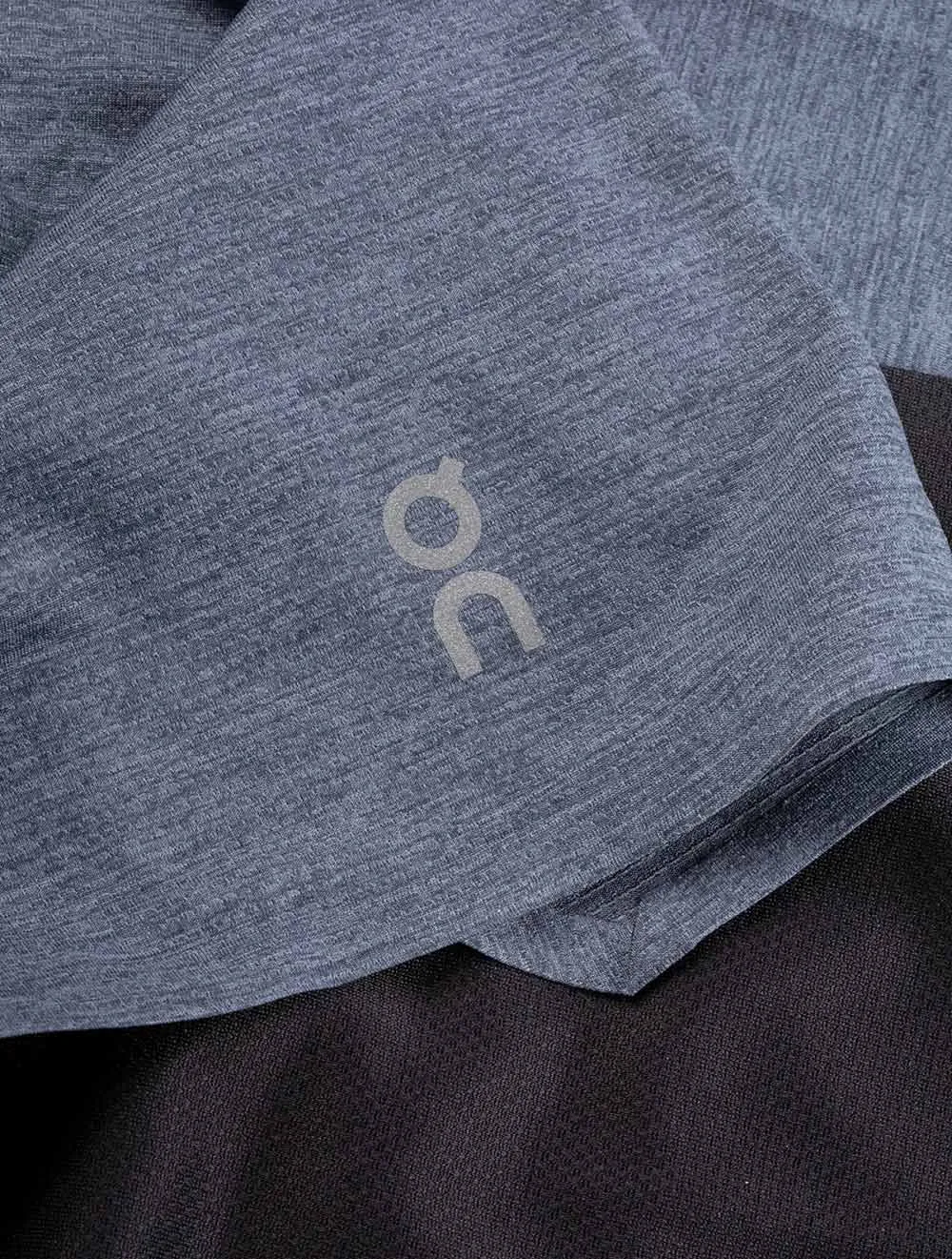 Performance T Black/dark