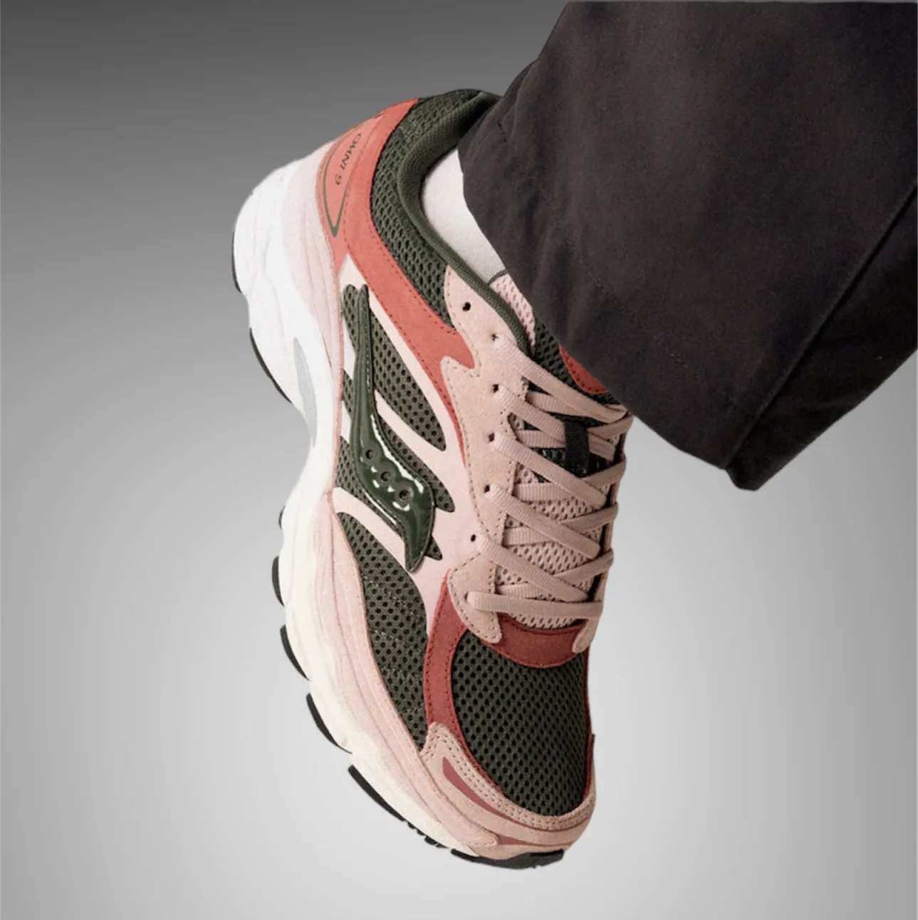 Shoes Saucony Saucony Men's S70740-8 Progrid Omni 9 Pink