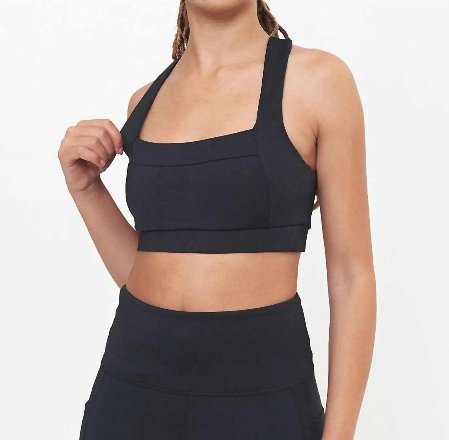 Square Neck Performance Bra In Black
