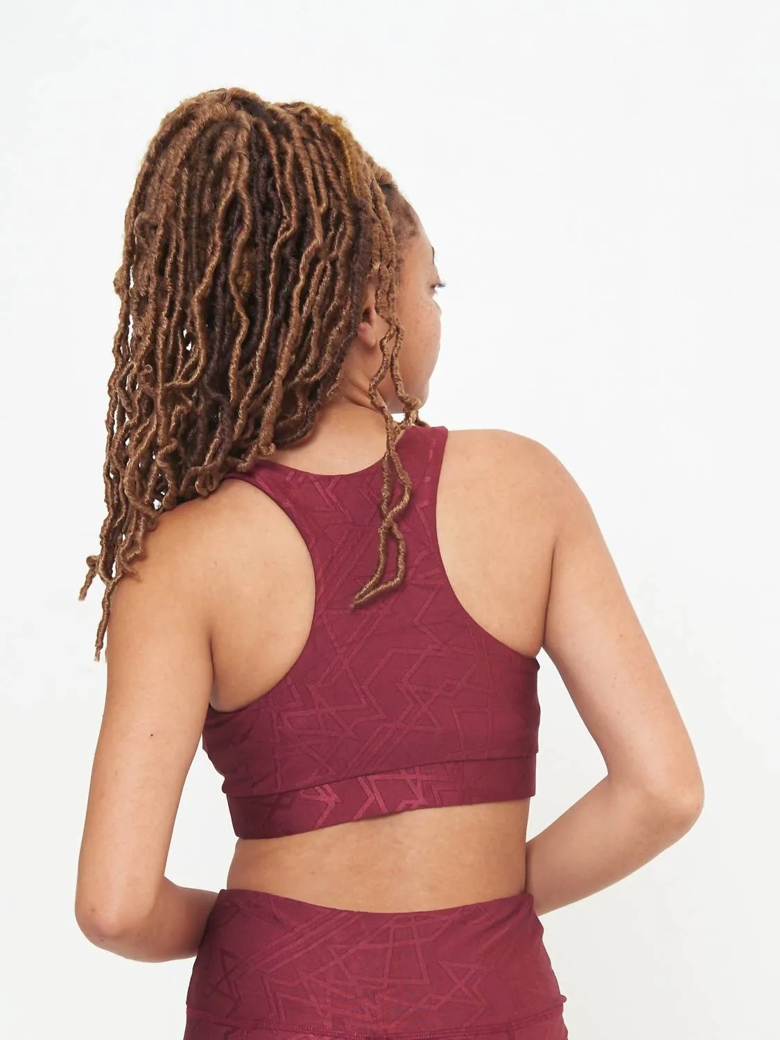 Square Neck Performance Bra In Pomergranate