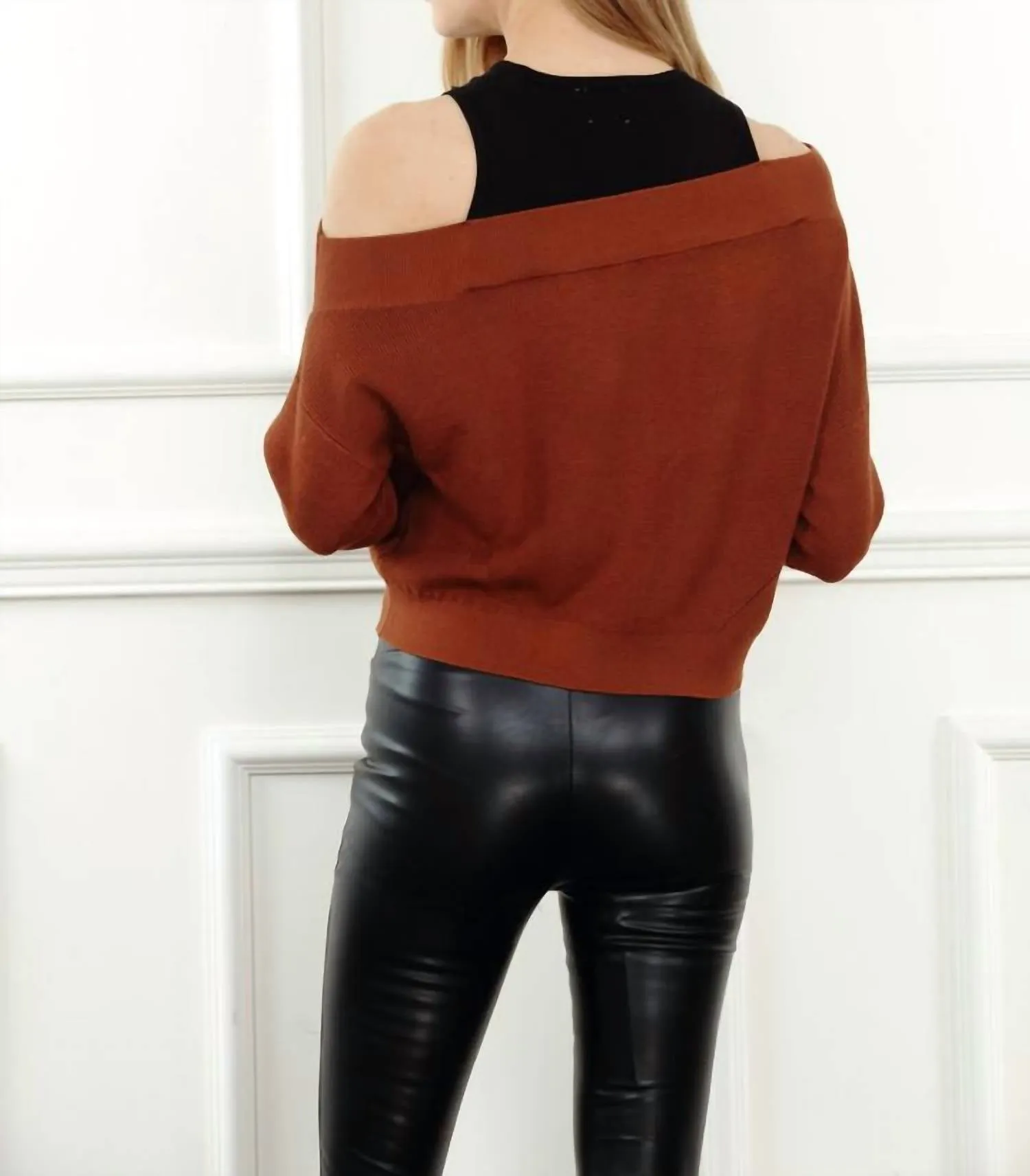 Twofer Drop Shoulder Sweater In Mocha/black