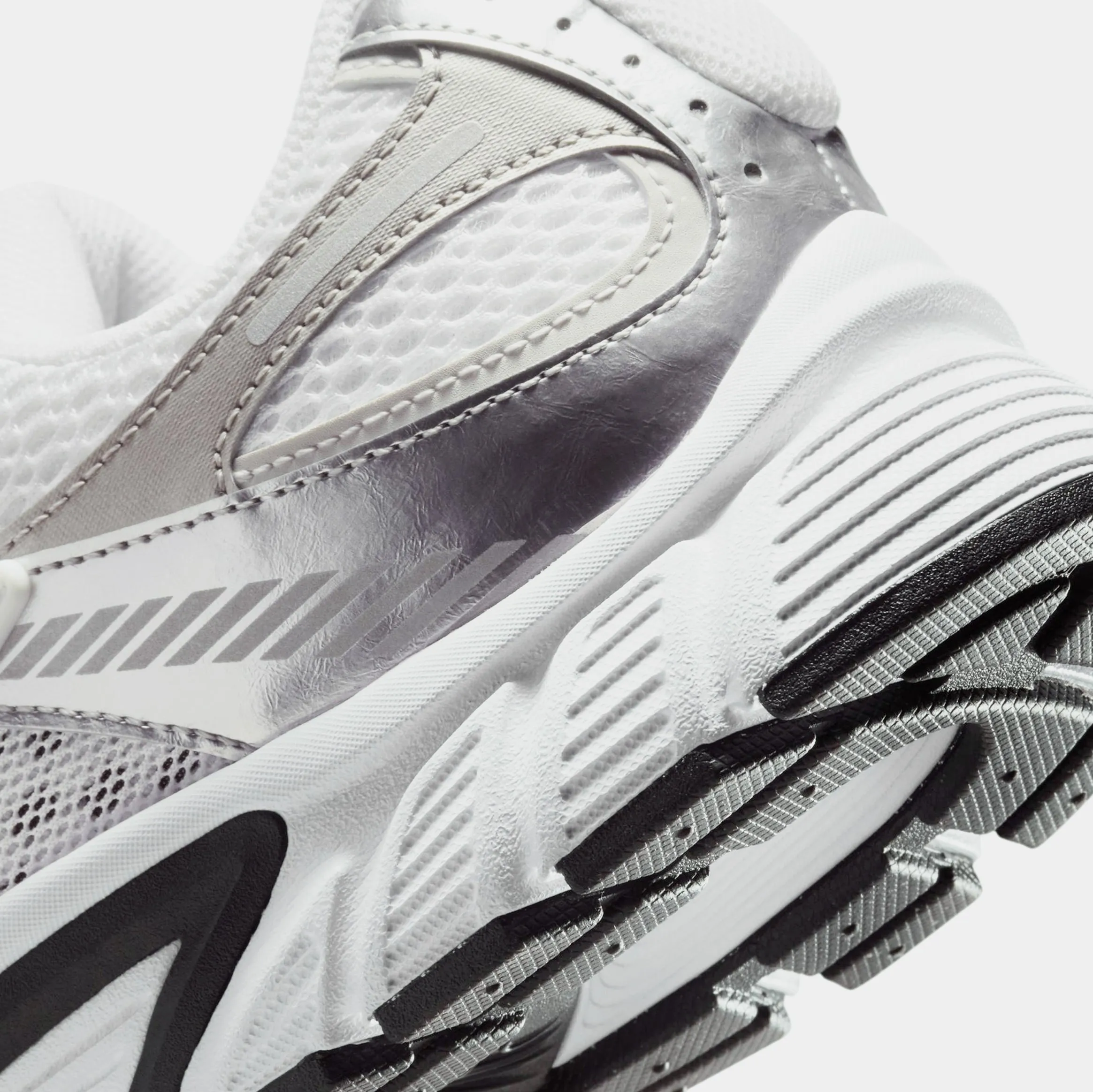 V5 RNR Mens Running Shoes (White/Black/Vast Grey)