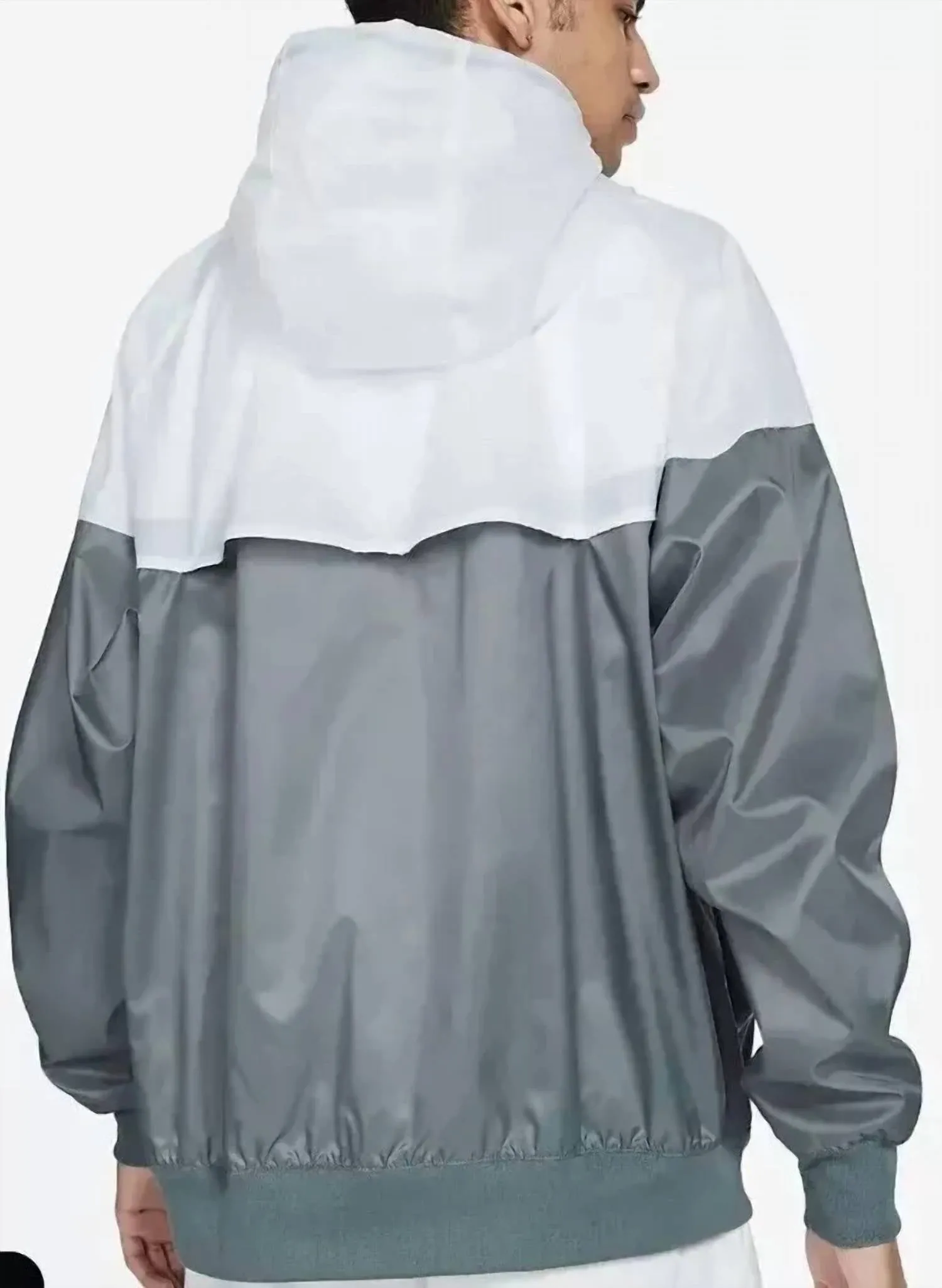 Windrunner Windbreaker Jacket In Smoke Grey/white